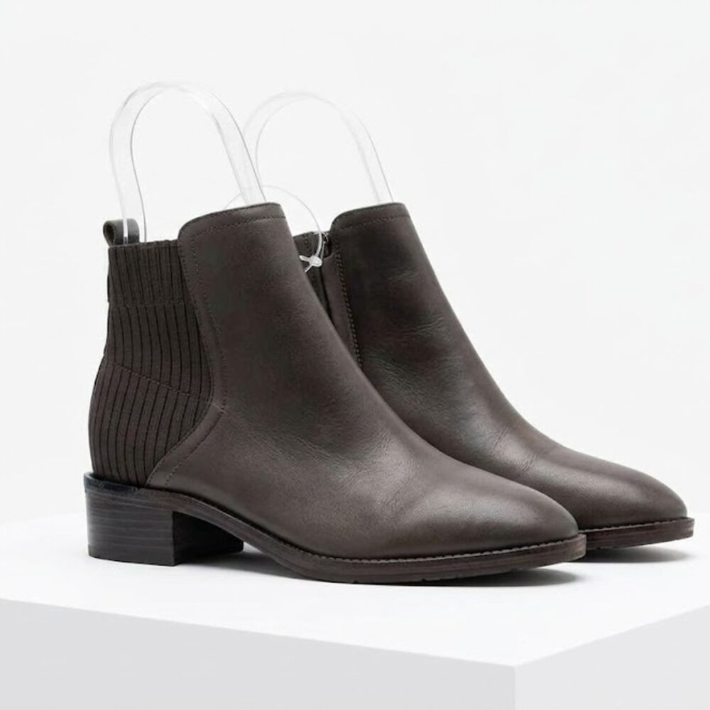 NWT Calvin Klein Women's Ankle Booties - Dark Brown - Size 5.5